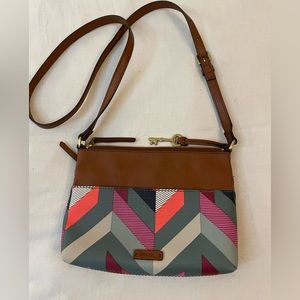 Fossil purse, small- medium. Brown leather with linear geometric pattern